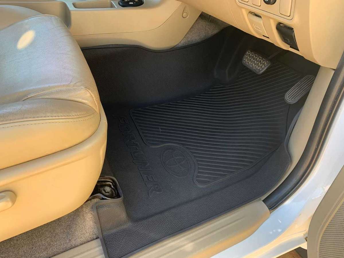 Toyota Fortuner D4D 2005-2015 Heavy Duty Moulded Mats