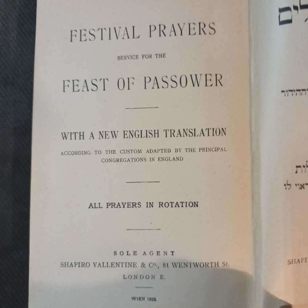Festival prayers. Vol 1, 2 and 4. Passover, tabernacles and new year.