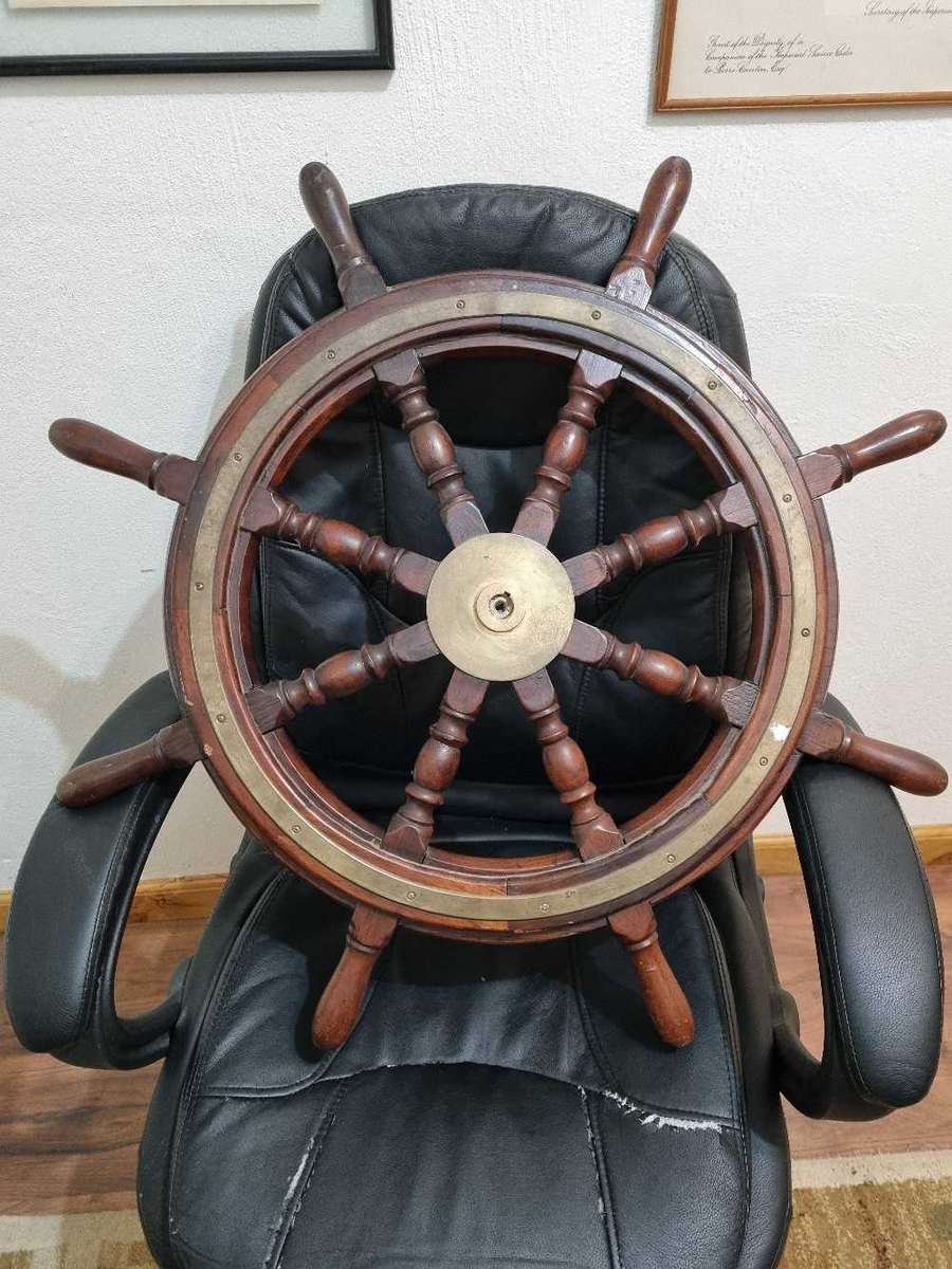 *** Antique not a replica or modern 76 cm original John Hastie and co ltd, Scotland, ships wheel ***