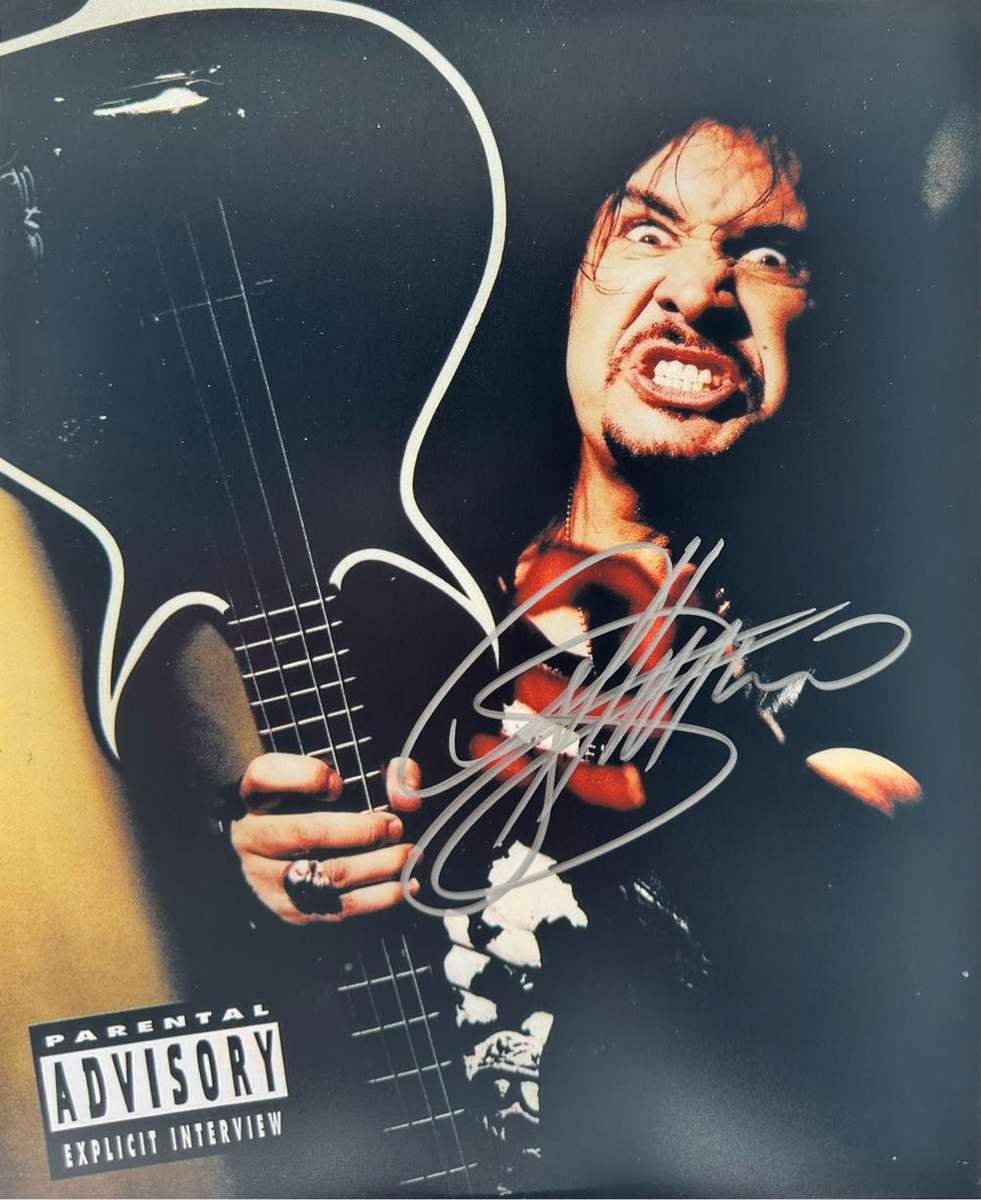 GENE SIMMONS "KISS" -  AUTHENTIC AUTOGRAPH - 100% ORIGINAL - WITH COA