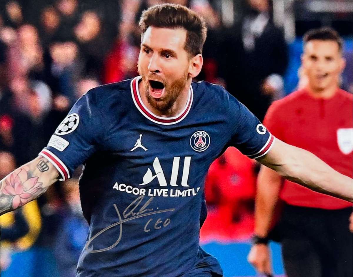 LIONEL MESSI -  AUTHENTIC AUTOGRAPH - 100% ORIGINAL - WITH COA