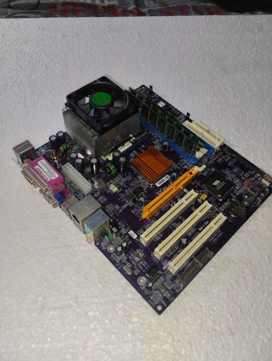 ECS - KM400-M2 REV:1 MB - Includes AMD Sempron CPU and RAM