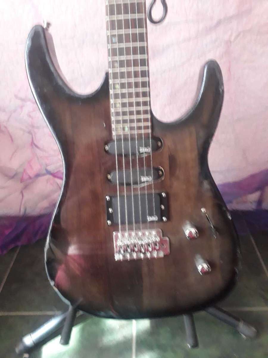 PALMER YB20100198 100% WORKING ELECTRIC GUITAR WITH BAG - STAND NOT INCLUDED!