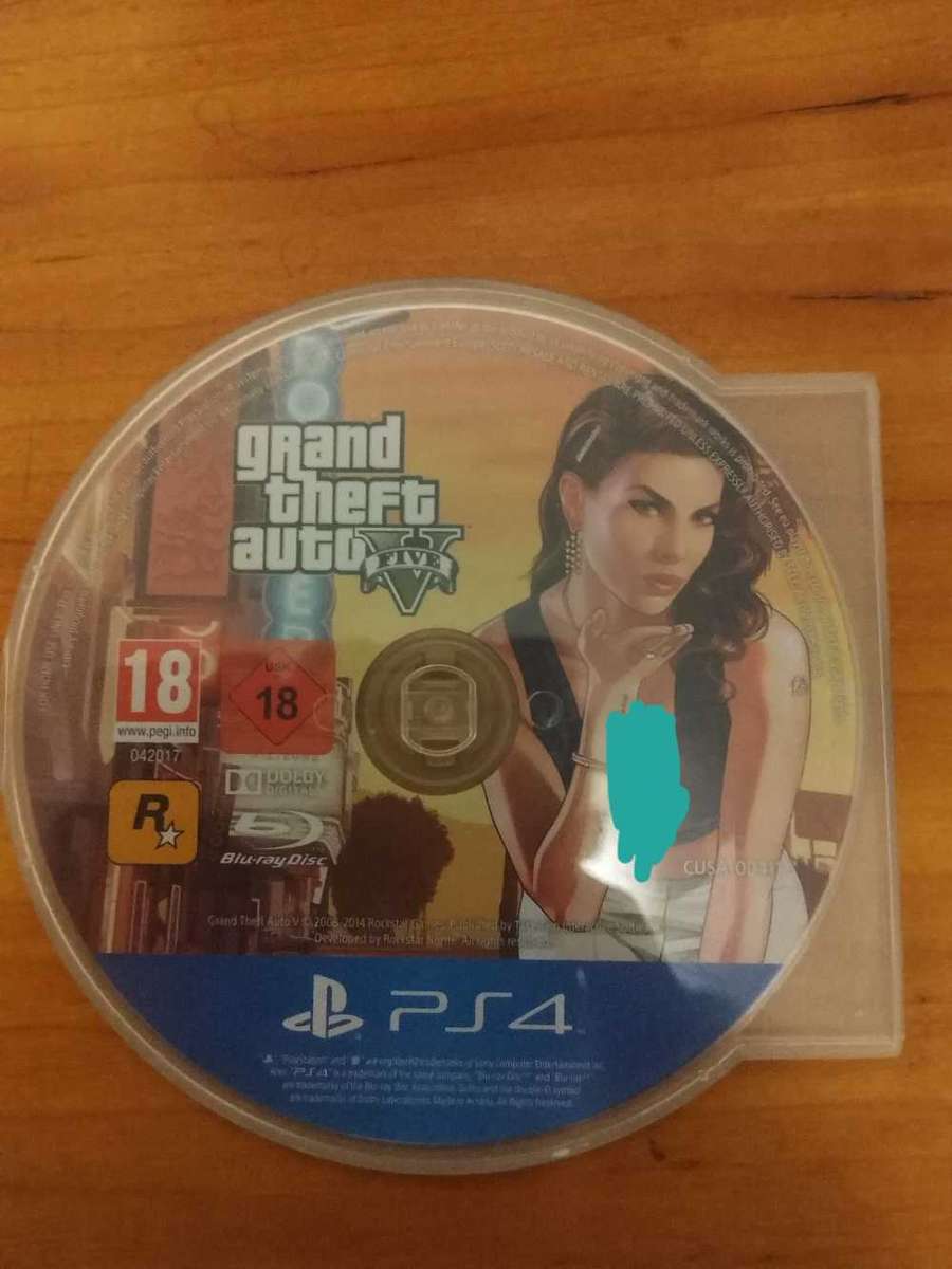 PS4 Pro console 1TB 5x games, 2x controllers