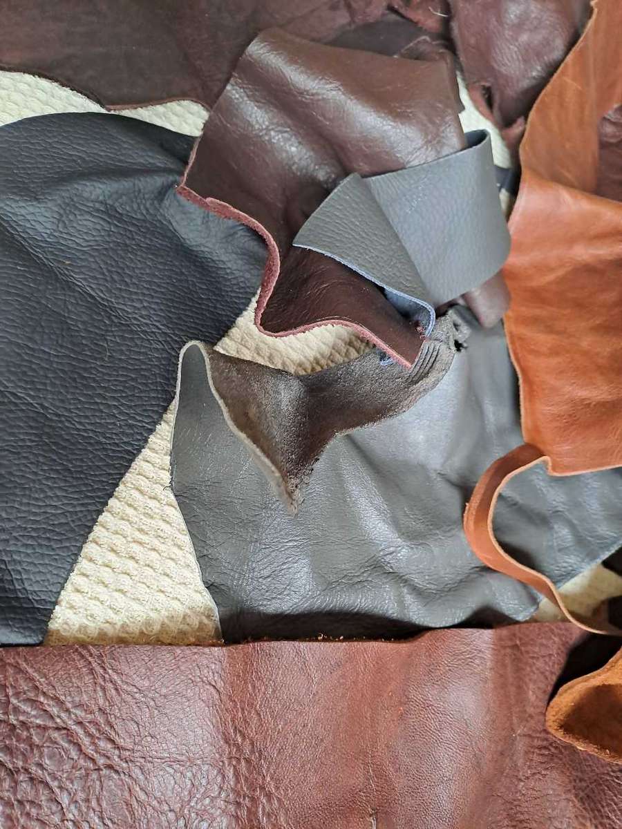 Leather offcuts - per kilogram
