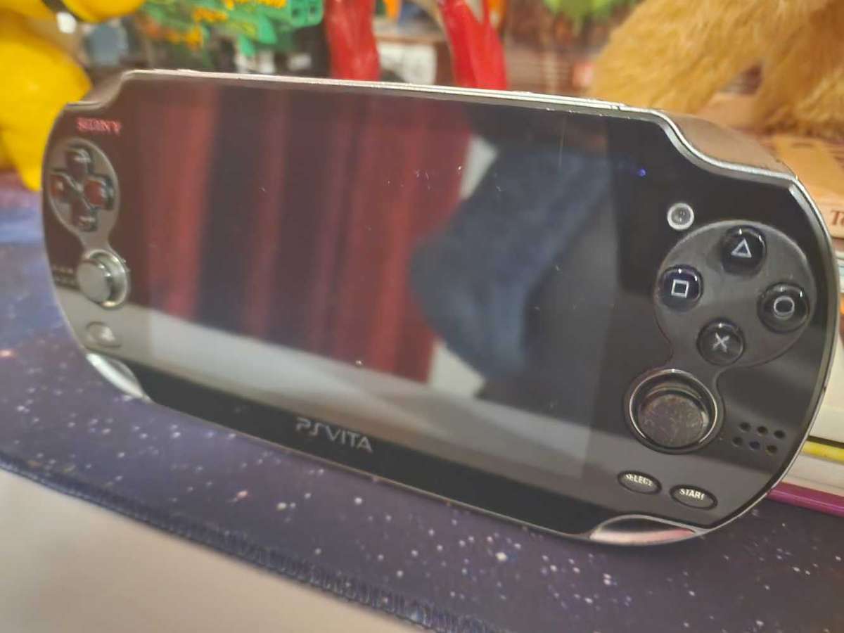 PS VITA OLED MODEL 32GB Modded