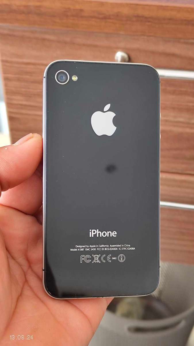 iPhone 4s 16GB Black (pre Owned)