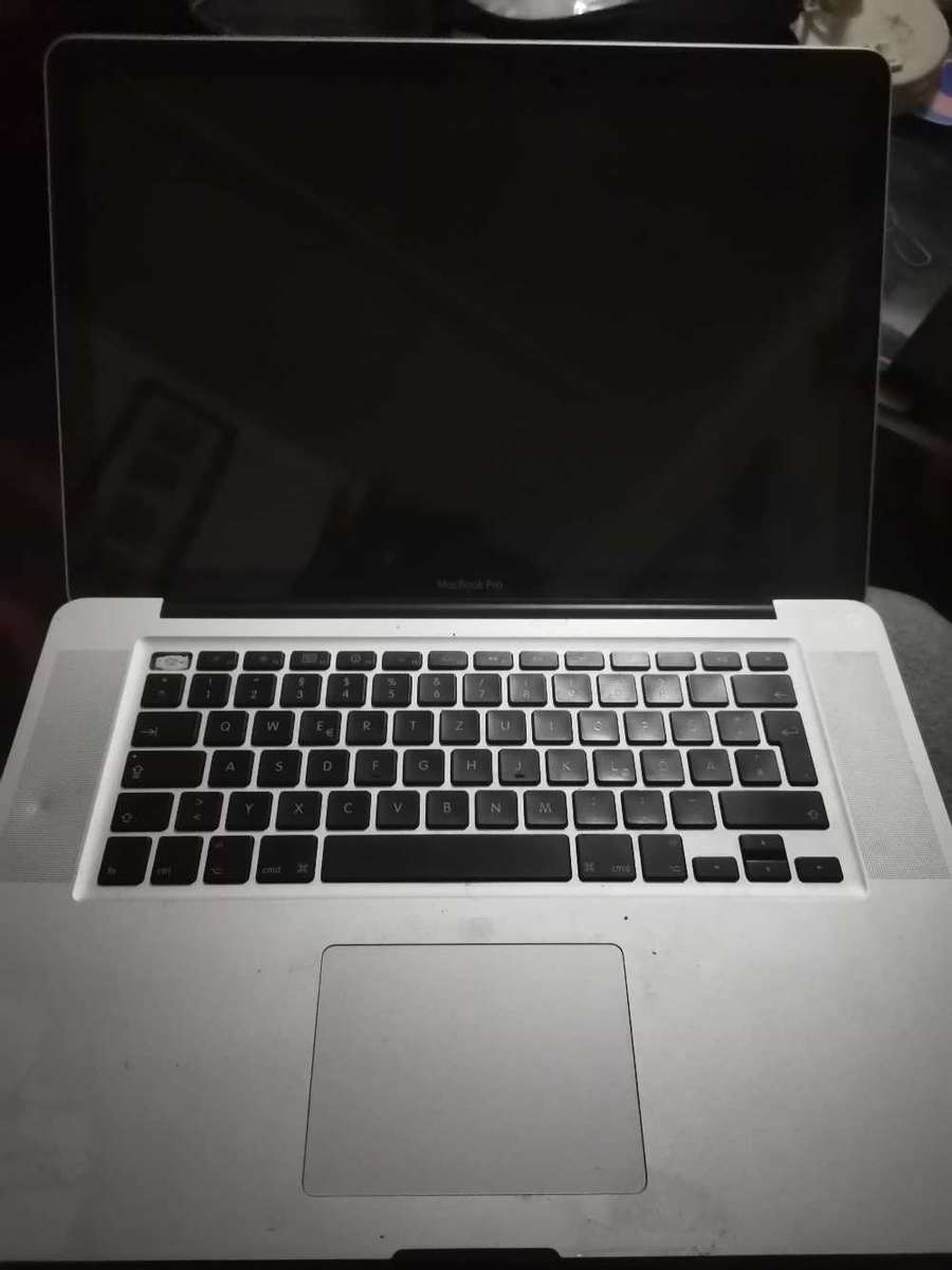 URGENT SALE!PFAULTY MACBOOK Pro i7, 15 inch.r|