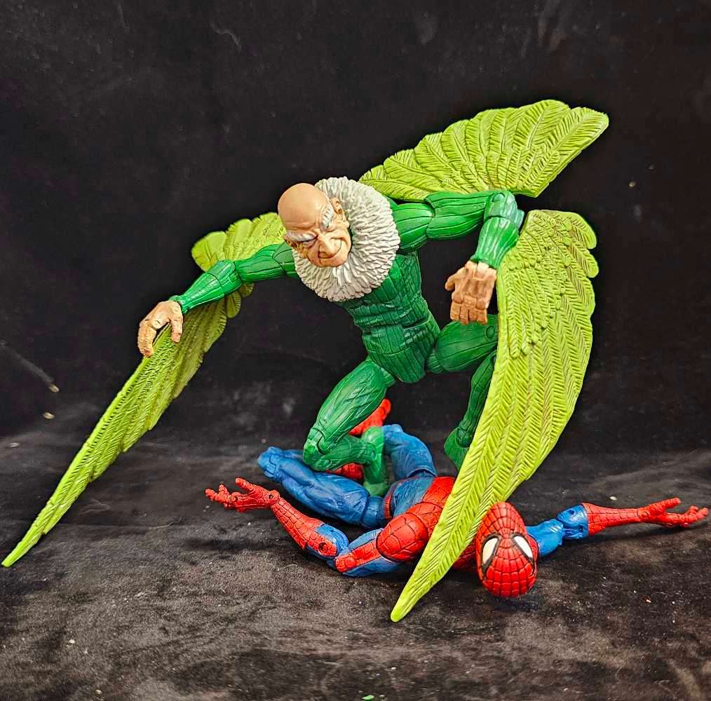 ToyBiz Marvel Legends Fearsome Foes Vulture