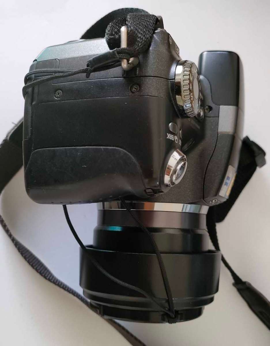 Sony Cybershot Camera - DSC-H5