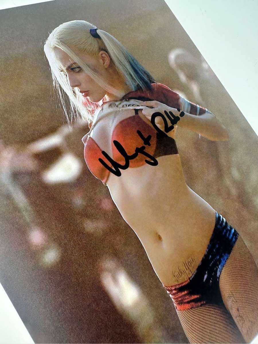 MARGOT ROBBIE -  AUTHENTIC AUTOGRAPH - 100% ORIGINAL