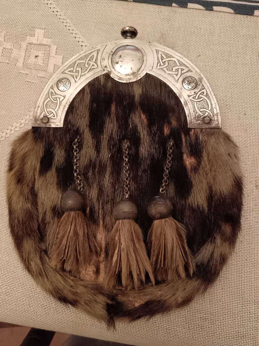 Scottish Leather Sporran with Rabbit Fur