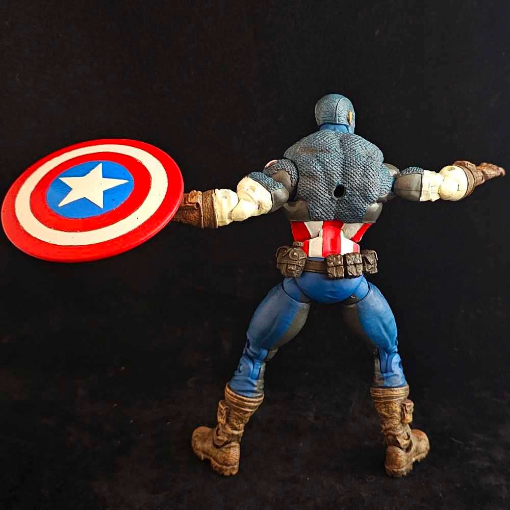 ToyBiz Marvel Legends Ultimate Captain America