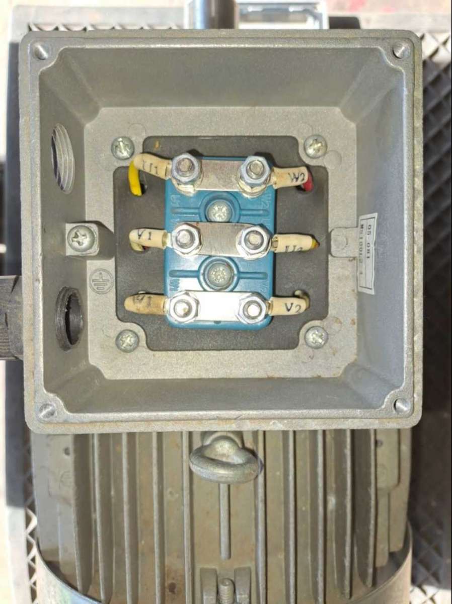 380v 3 phase electric motor. 1420 Rpm