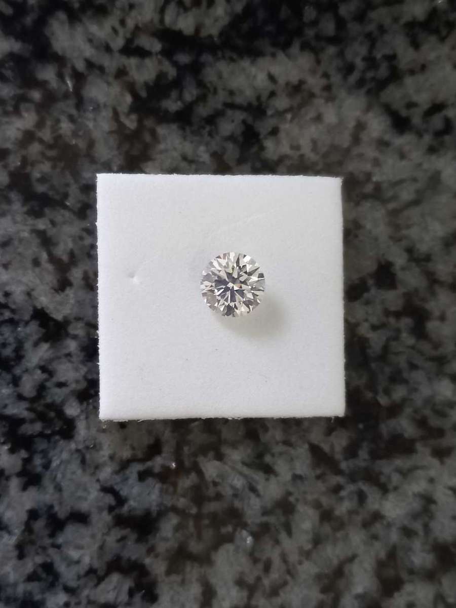 1.03ct Round cut Diamond F VVS1 3EX (CVD)