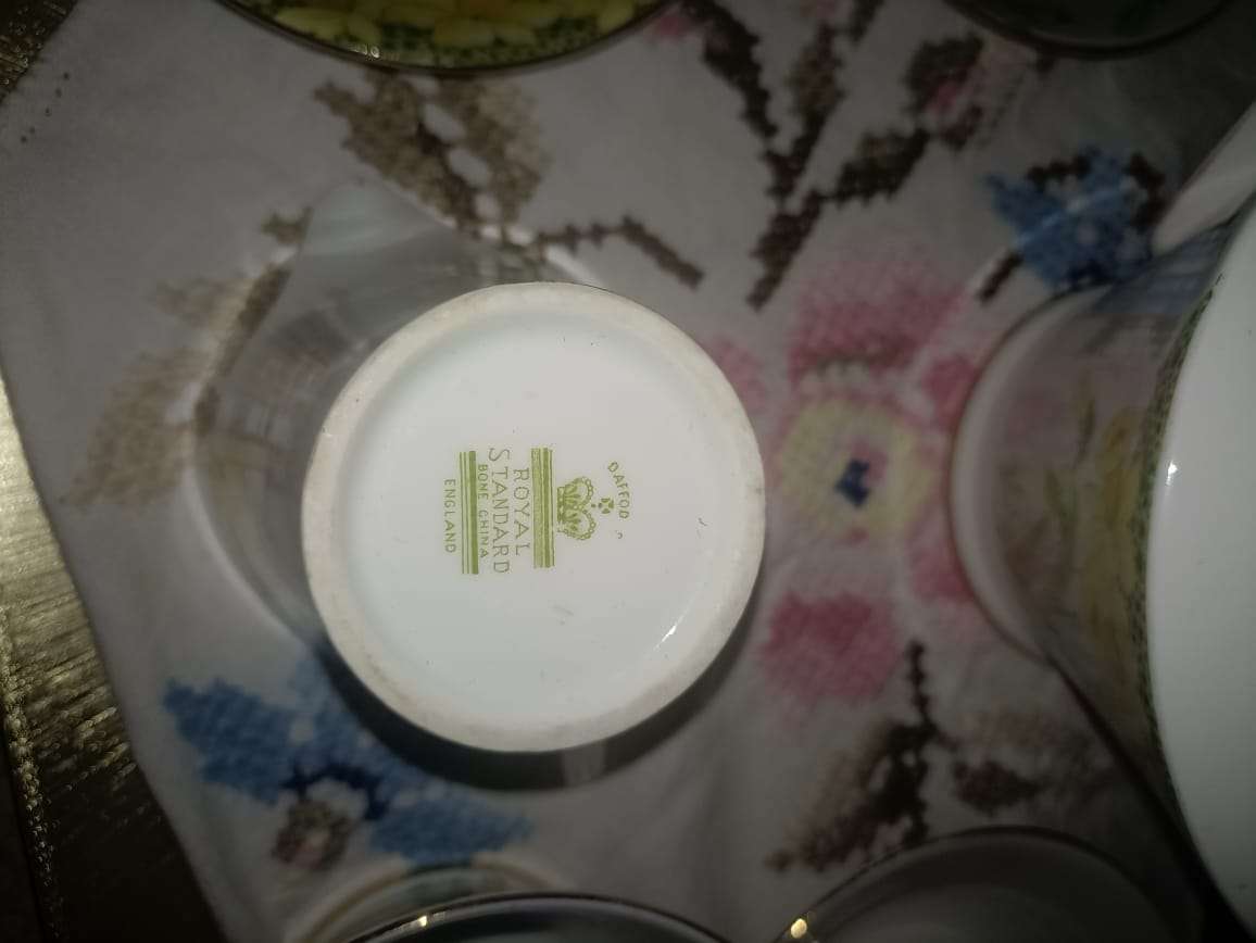 Royal standard Teaset daffodils