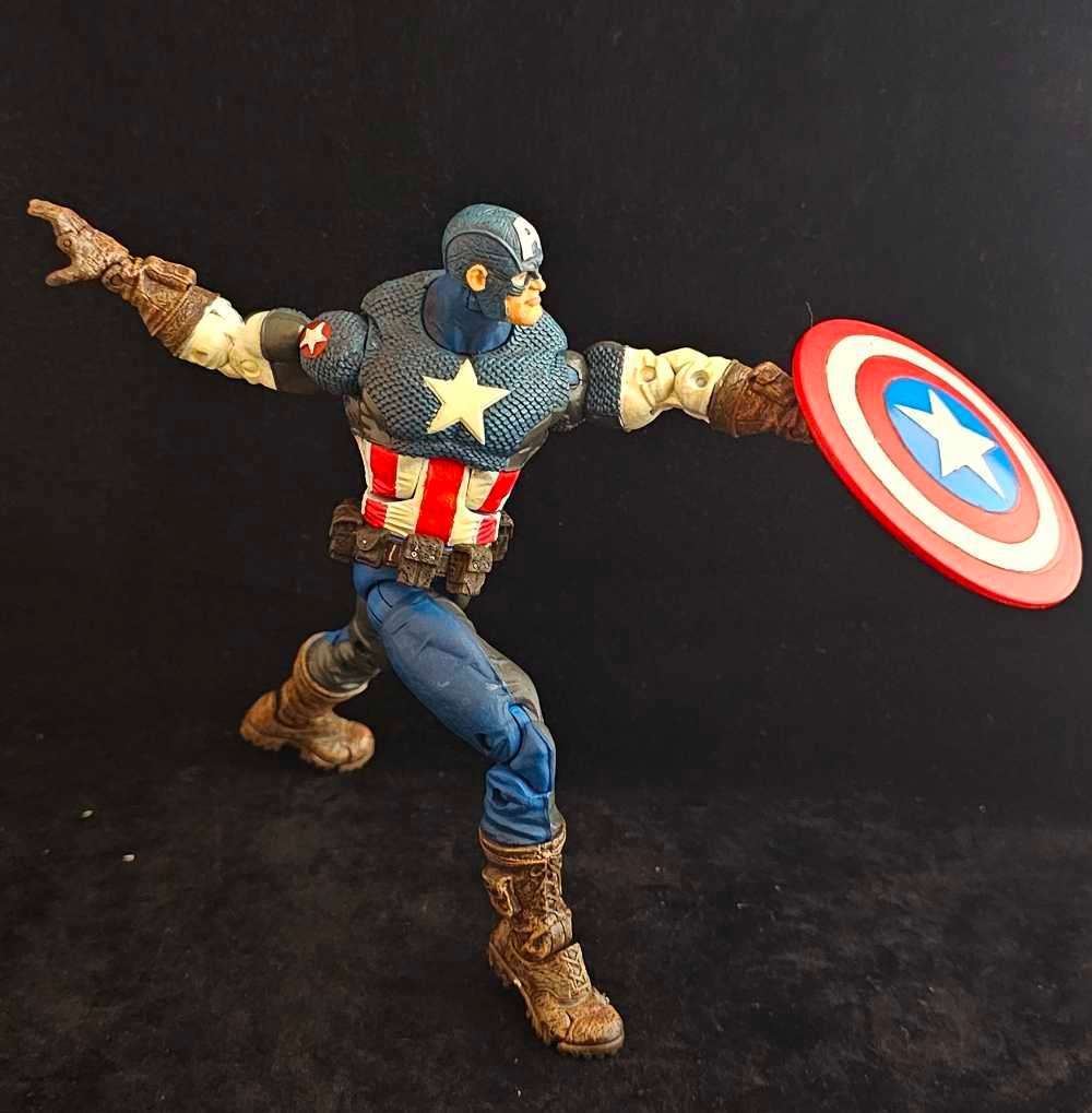 ToyBiz Marvel Legends Ultimate Captain America