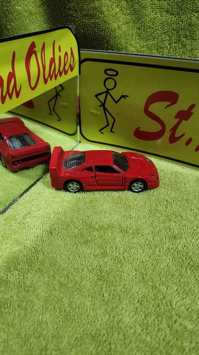 Maisto Ferrari F40 1/33