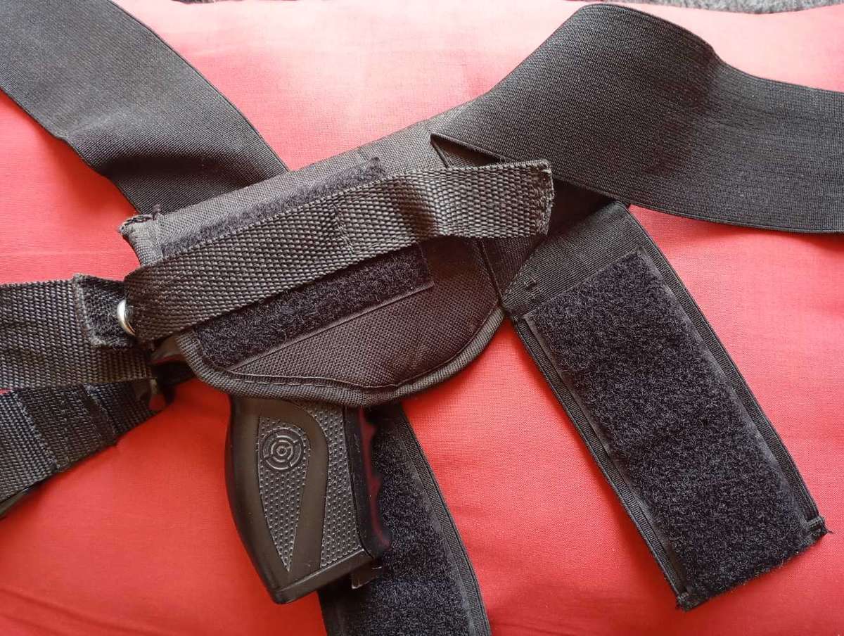 Crosman® C11 Semi-Auto CO2 Air Pistol (BB) with Leg Holster