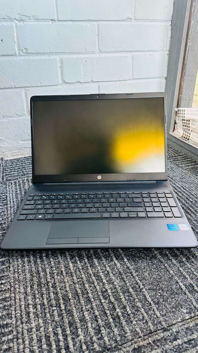 HP Laptop  1 1th Gen i7 Quad 12GB Ram 1TB HDD 1080p Led Display iRIS Graphics - Excellent Condition