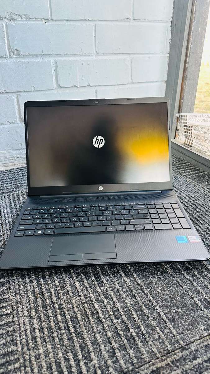 HP Laptop  1 1th Gen i7 Quad 12GB Ram 1TB HDD 1080p Led Display iRIS Graphics - Excellent Condition
