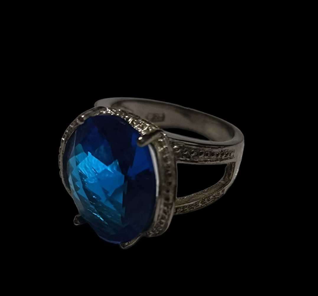 925 Sterling Silver Vintage Ring, Beautiful Big Blue Sone