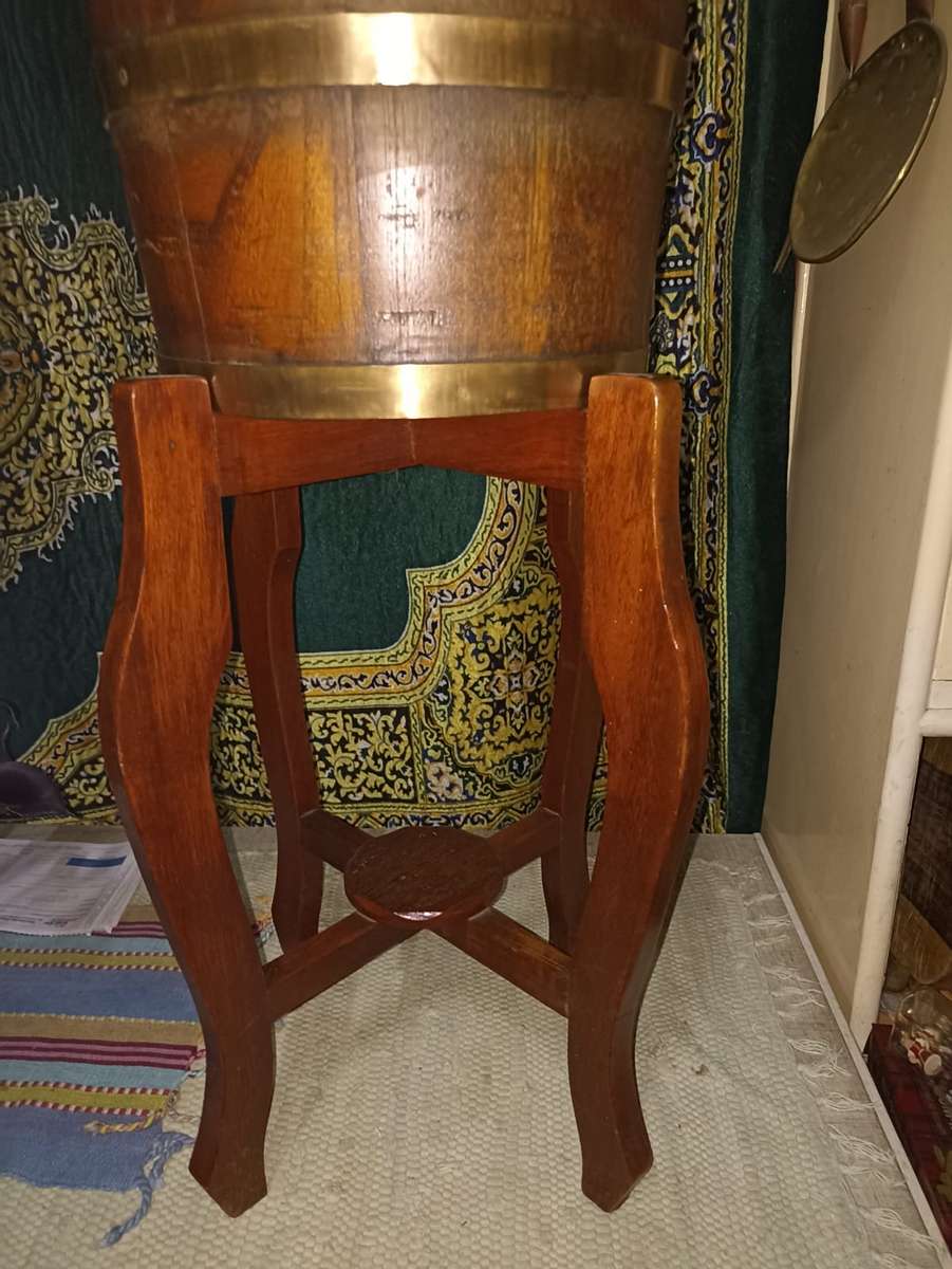 Wooden Pot plant holder with stand