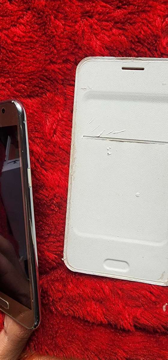 **For Sale: Samsung Galaxy J5 (2017) - 8GB Storage**