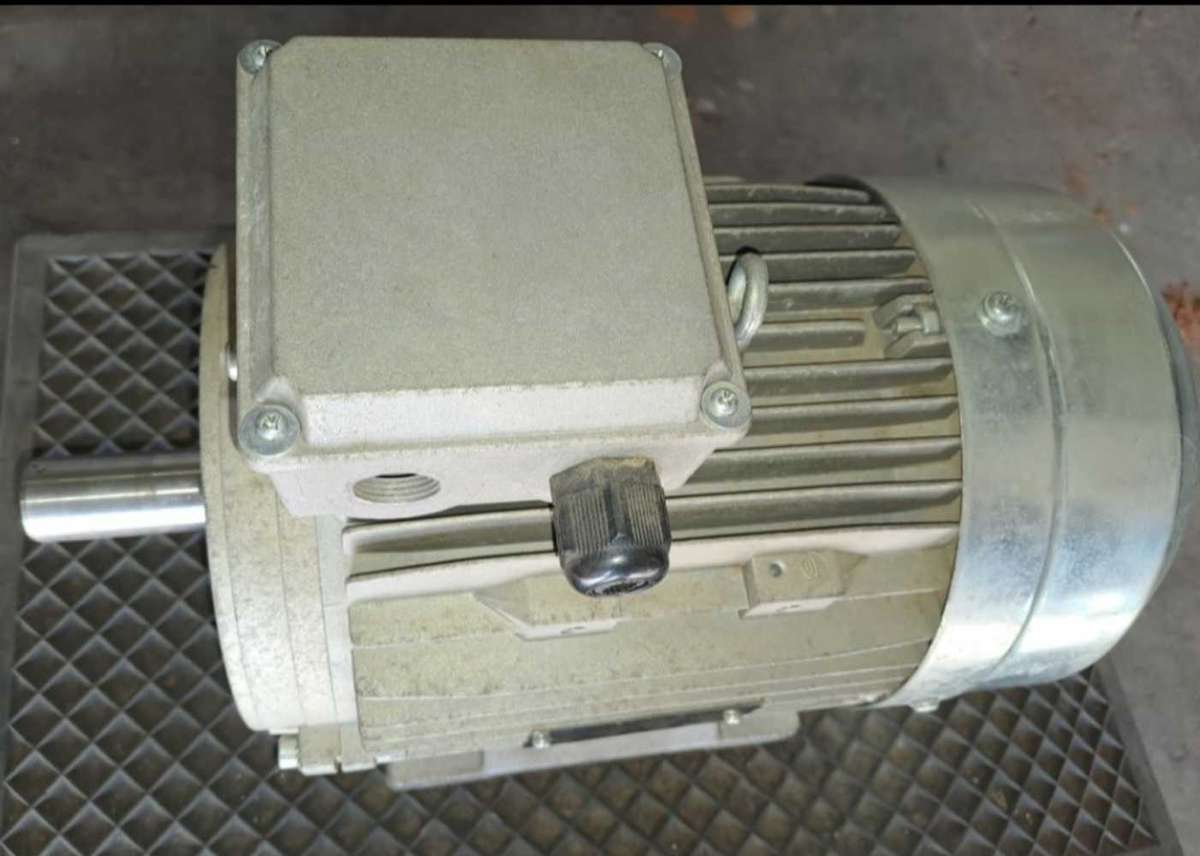 380v 3 phase electric motor. 1420 Rpm