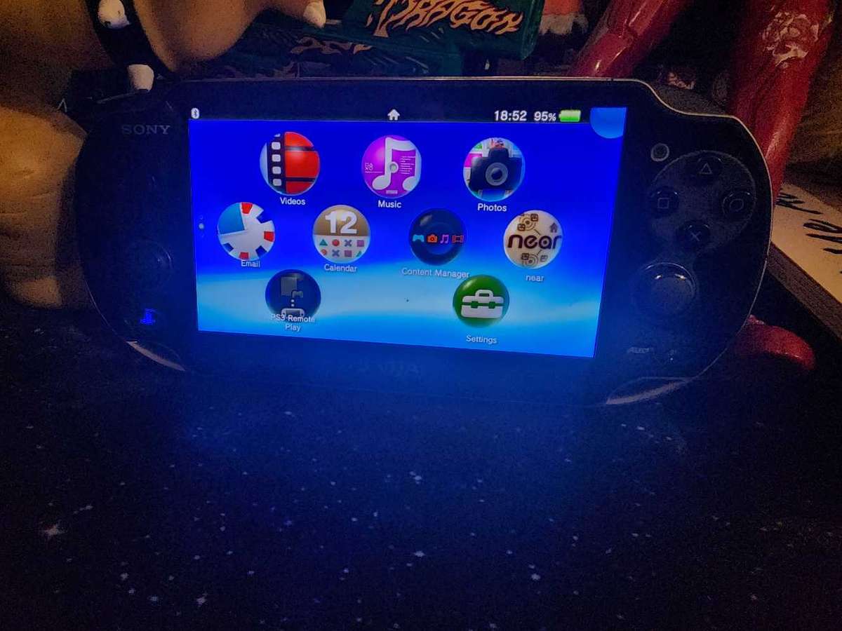 PS VITA OLED MODEL 32GB Modded