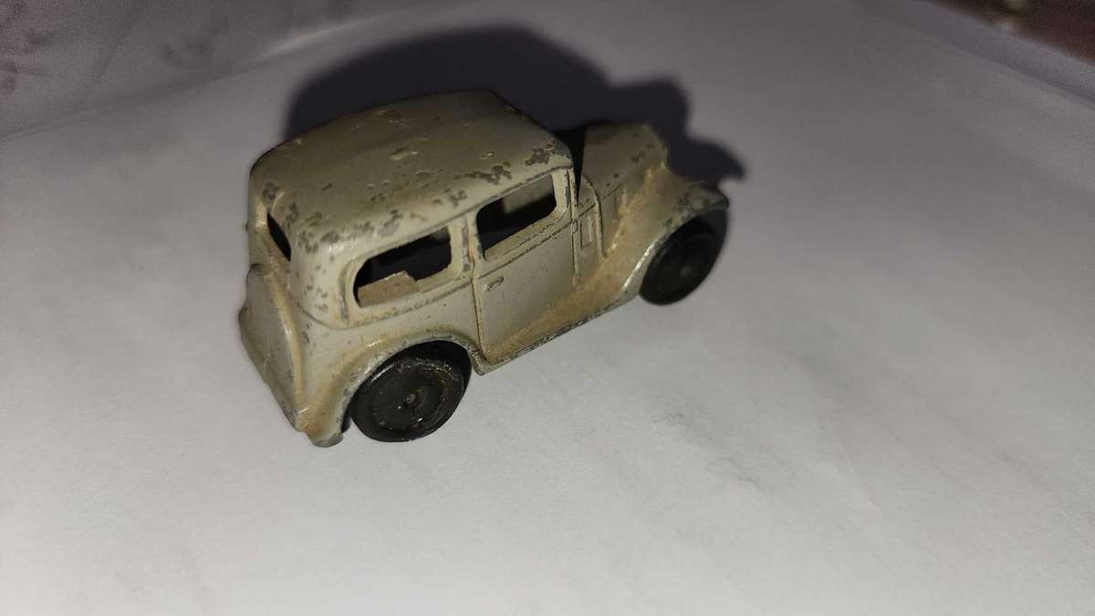 1940's Dinky #35a Austin Sedan