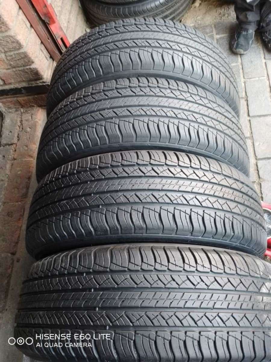 225/65/17 Michelin Latitude M+S. Excellent condition