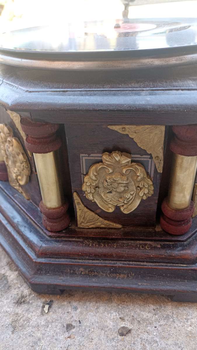 His Master Voice Gramophone