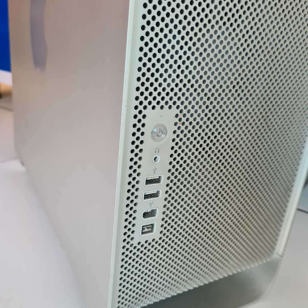 Apple Mac Pro 3.1 double 2 x Xeon CPUs tower