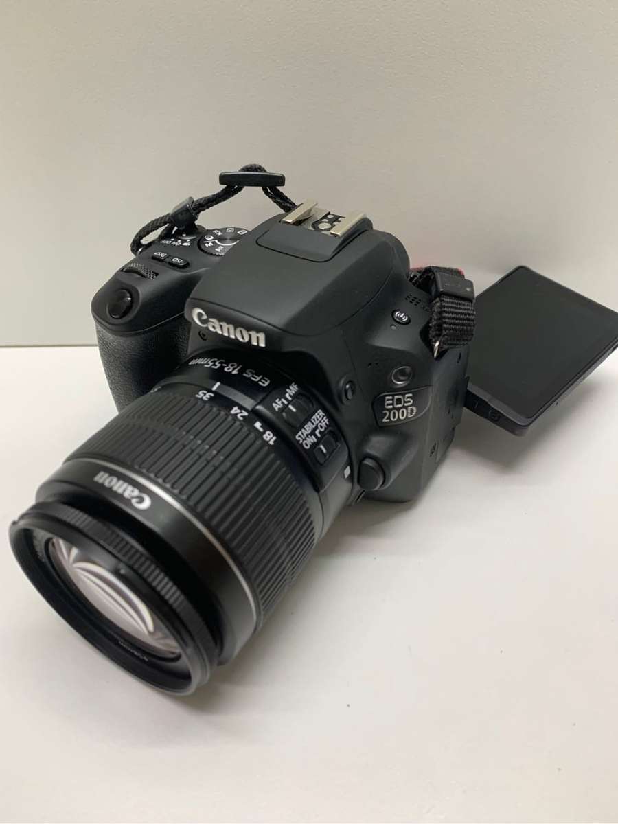 Canon EOS 200D, 24.2 megapixel, 18-55mm kit lens