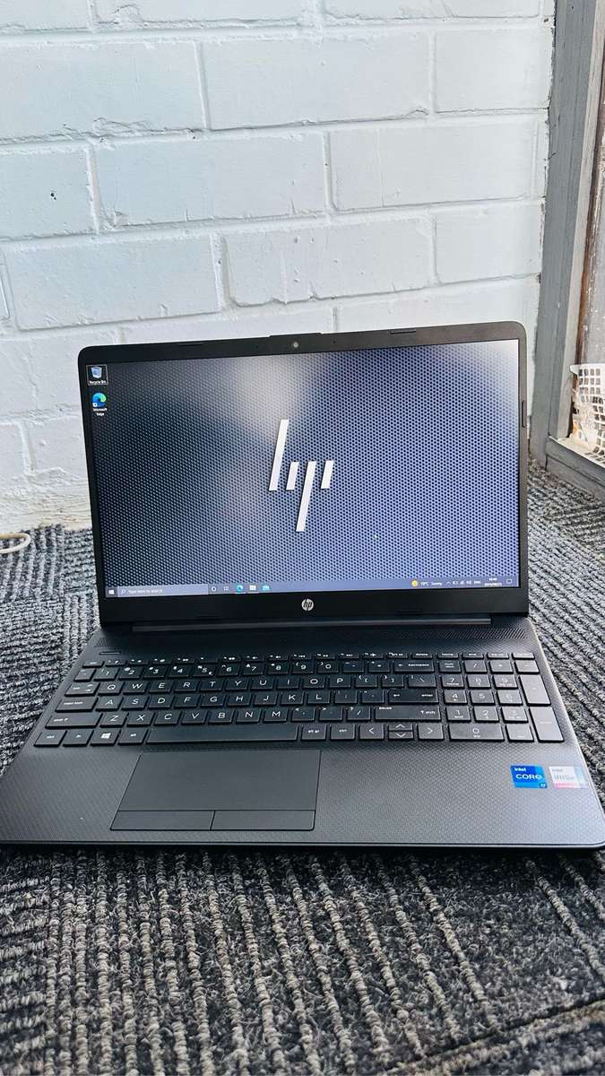 HP Laptop  1 1th Gen i7 Quad 12GB Ram 1TB HDD 1080p Led Display iRIS Graphics - Excellent Condition