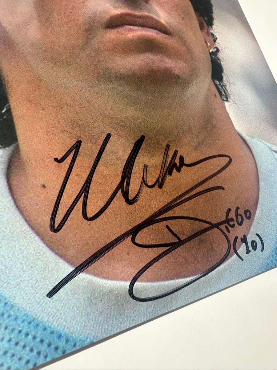 DIEGO MARADONA -  AUTHENTIC AUTOGRAPH - 100% ORIGINAL - WITH COA