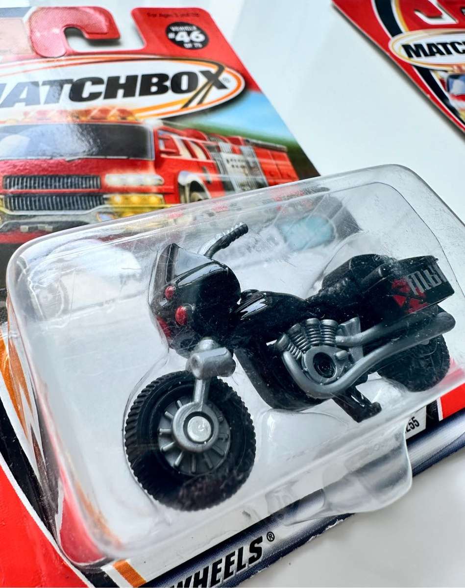 2000/ 2000 VINTAGE MATCHBOX CARS - POLICE MOTOR CYCLE & VW TRANSPORTER