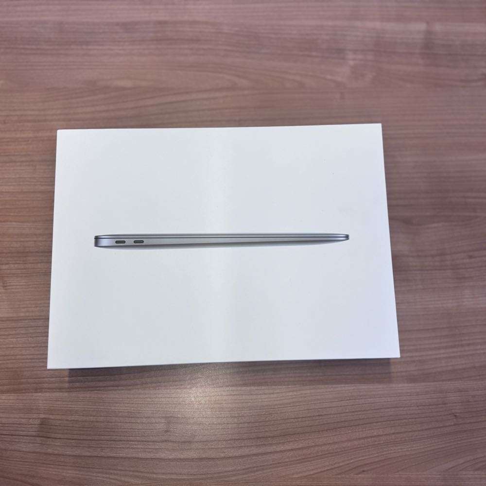 MacBook Air 13-inch | Apple M1 chip | 256GB - Space Grey-