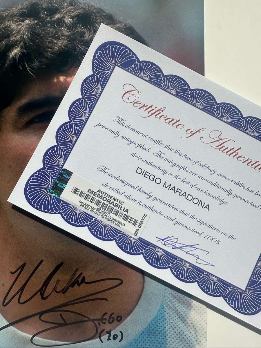 DIEGO MARADONA -  AUTHENTIC AUTOGRAPH - 100% ORIGINAL - WITH COA