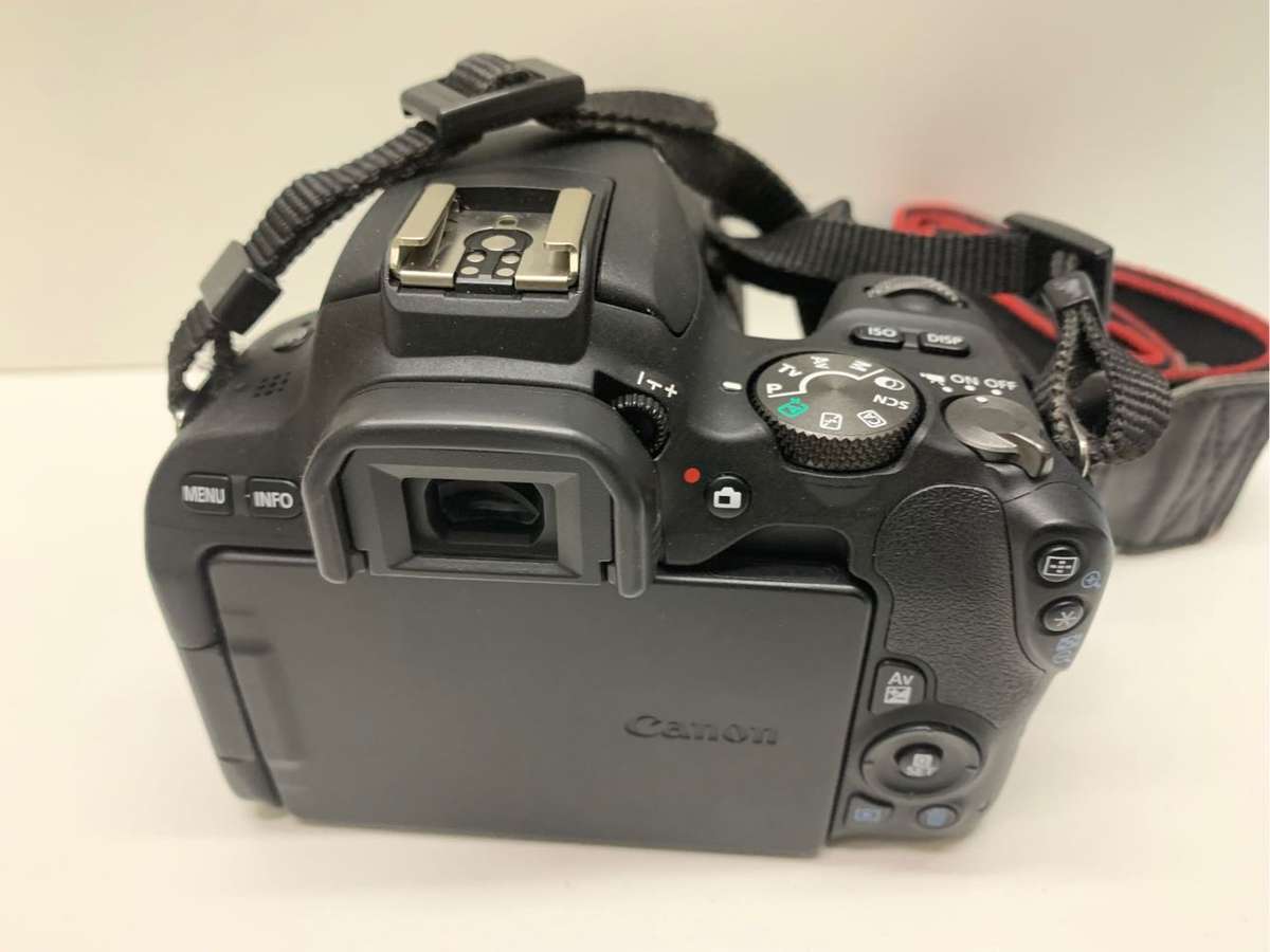 Canon EOS 200D, 24.2 megapixel, 18-55mm kit lens
