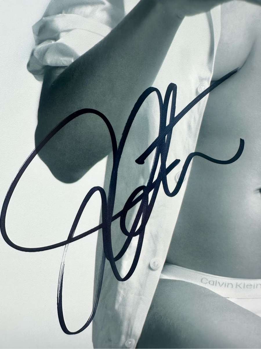 JENNIFER ANISTON -  AUTHENTIC AUTOGRAPH - 100% ORIGINAL - WITH COA