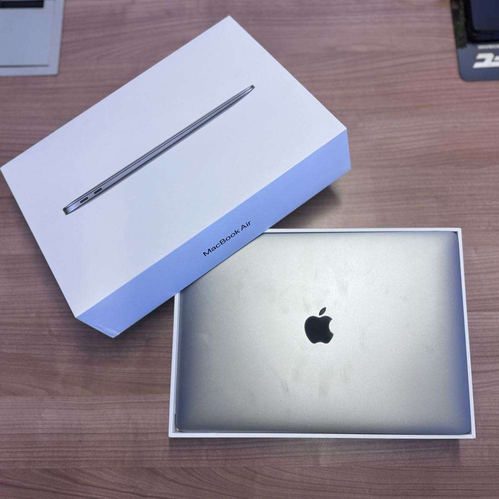 MacBook Air 13-inch | Apple M1 chip | 256GB - Space Grey-