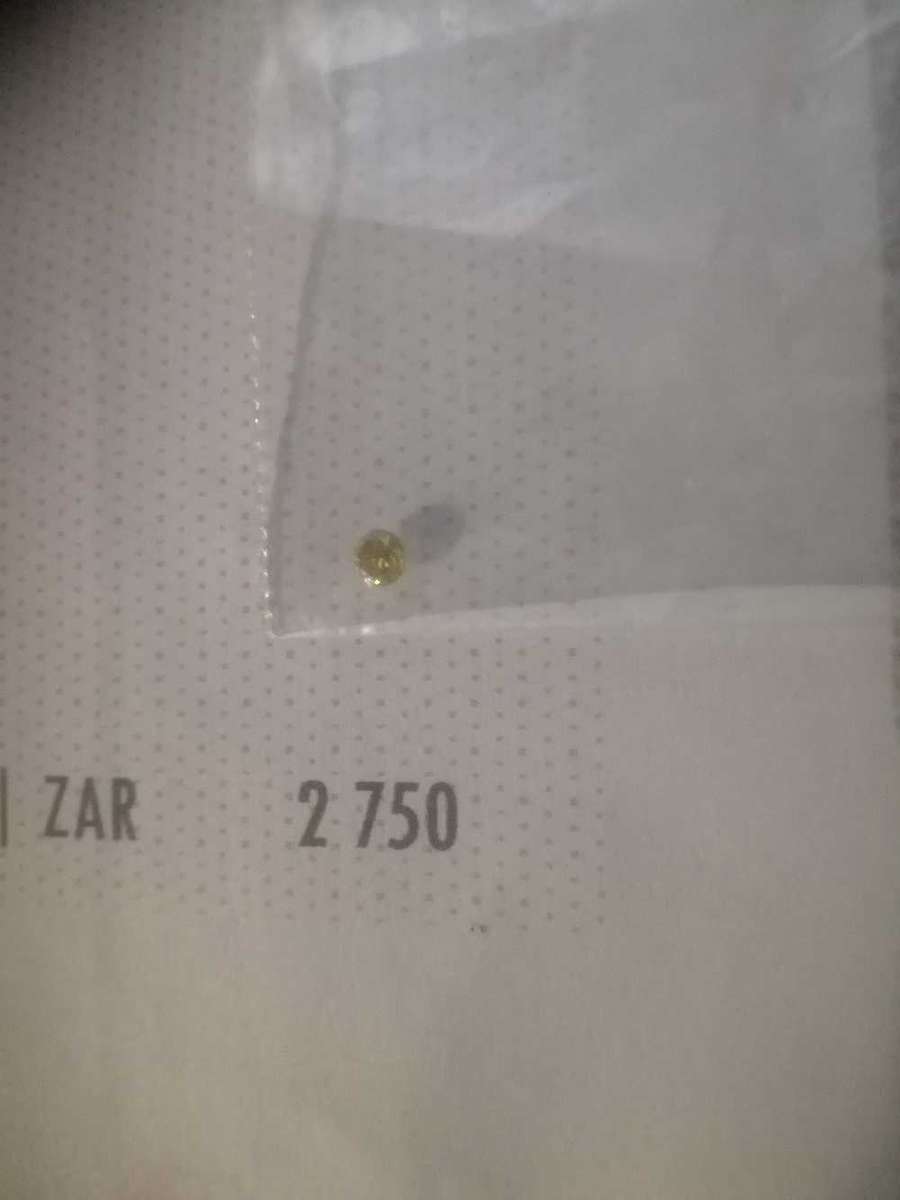 Yellow diamond 0.075ct