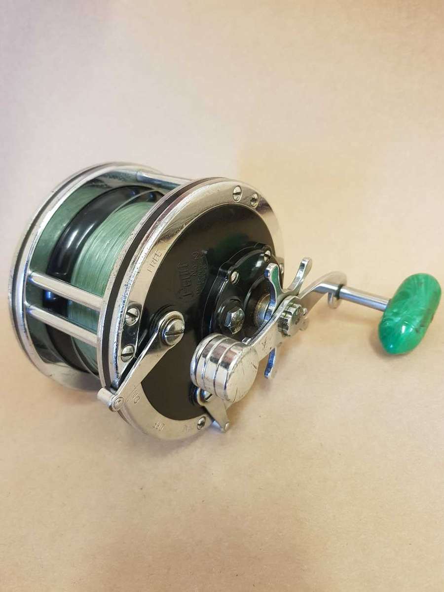 Penn 49 Super mariner. Narrow /  wide spool . 2 extra spools.