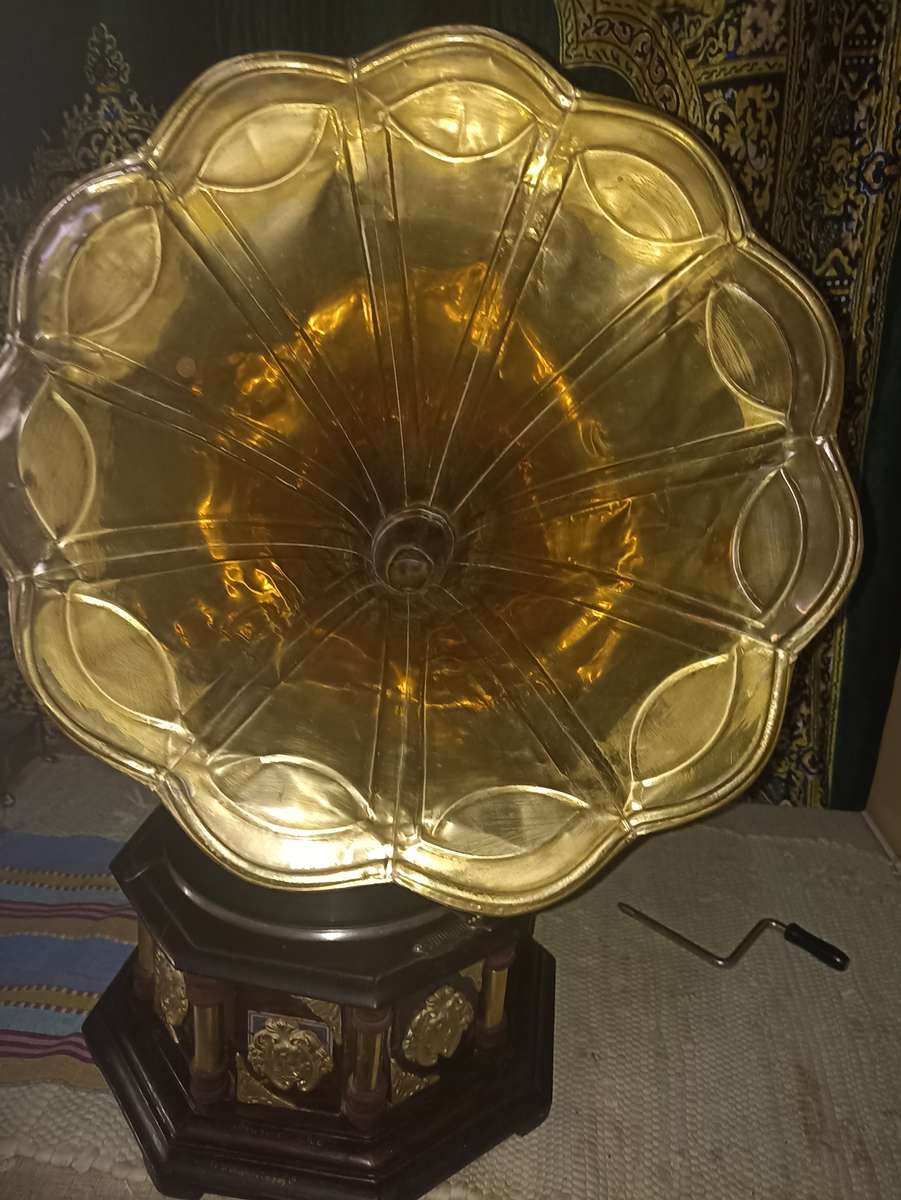 His Master Voice Gramophone