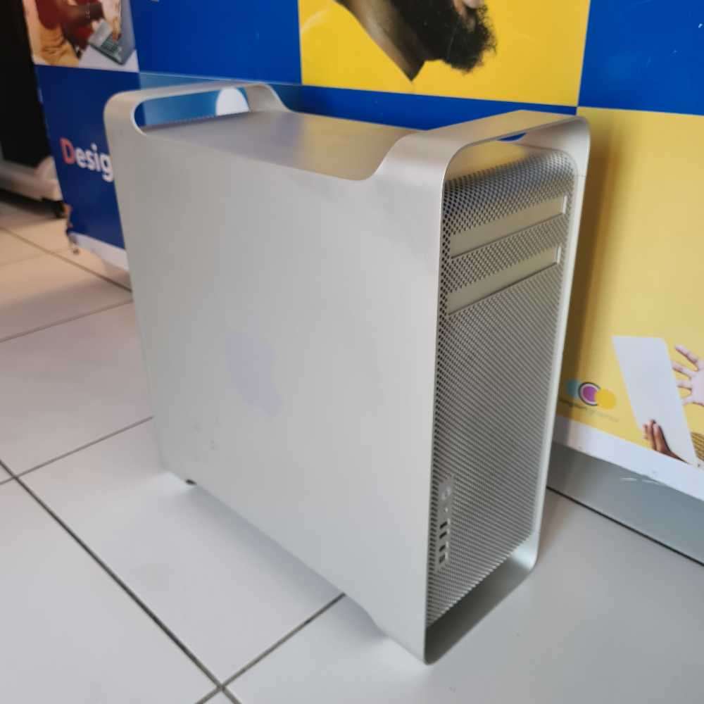 Apple Mac Pro 3.1 double 2 x Xeon CPUs tower