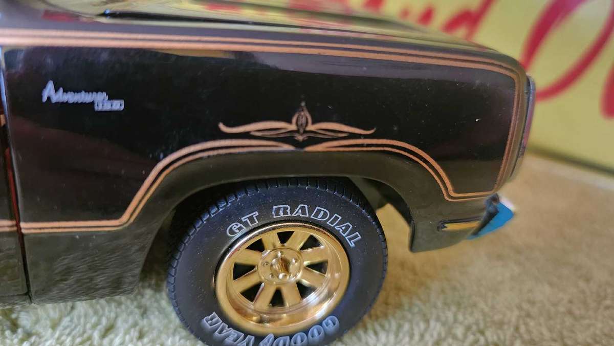Dodge Pick-Up Truck (1:18)