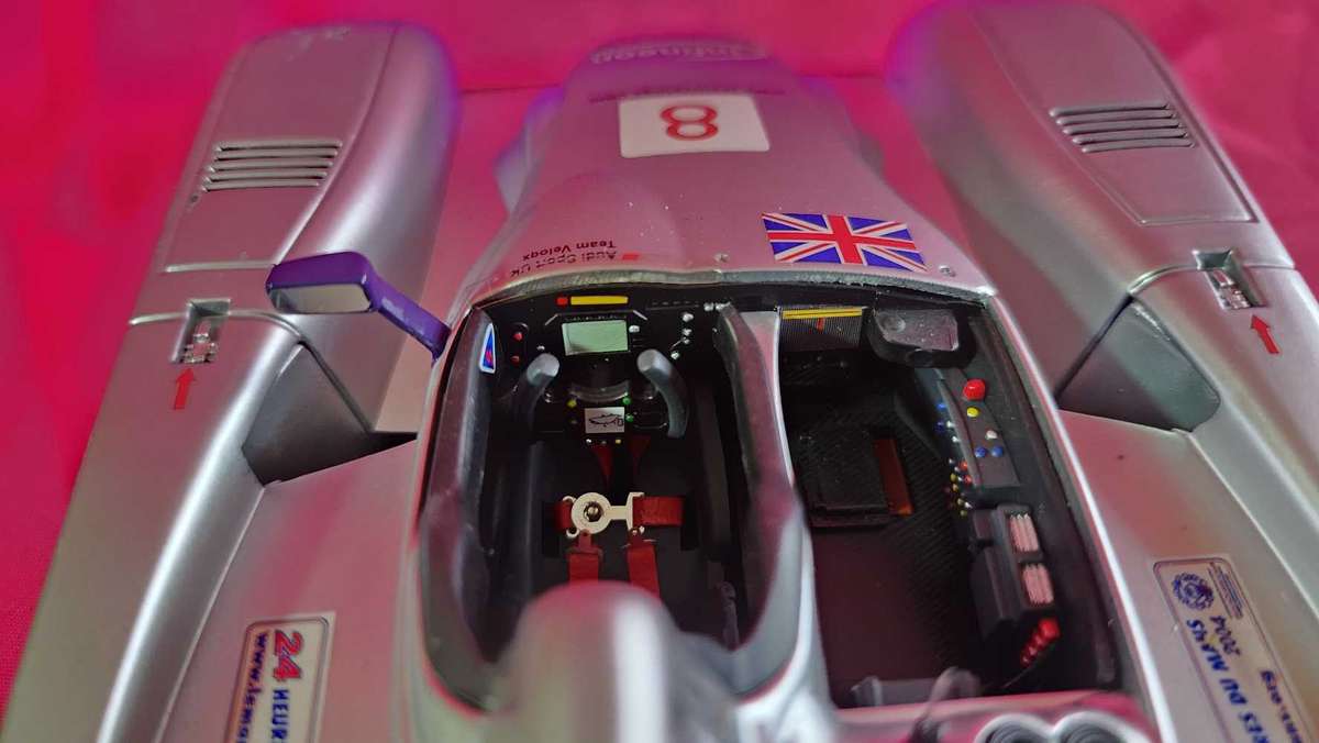 Audi R8R Sport (1:18)