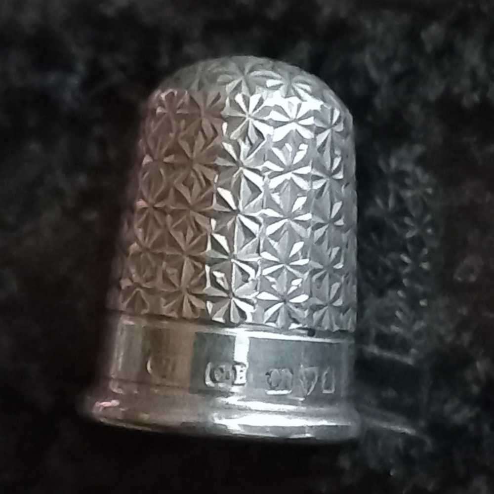 Vintage metal/silver thimbles